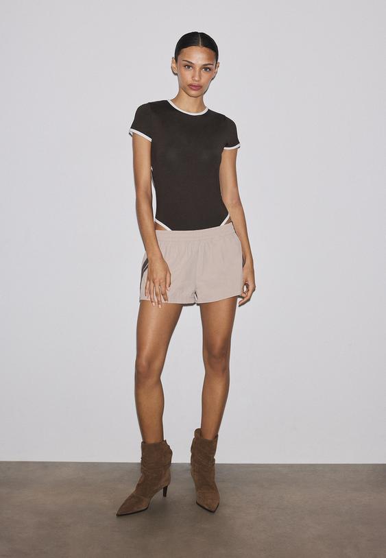 Боди С Изрязан Гръб