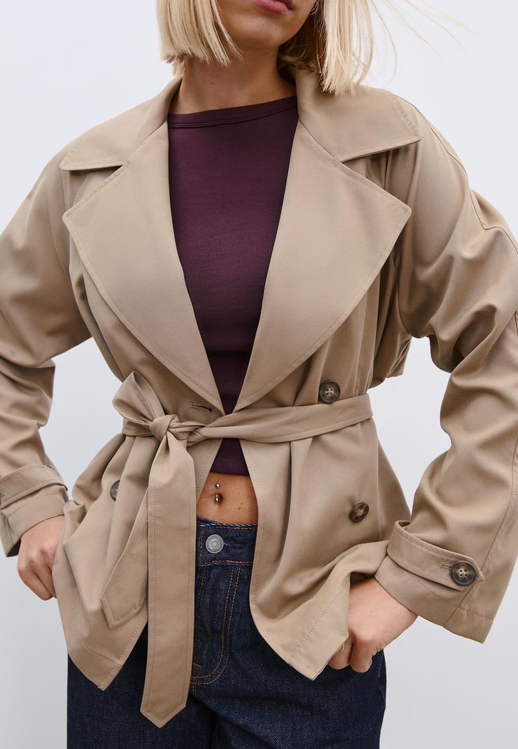 kemerli kısa akıcı trenckot