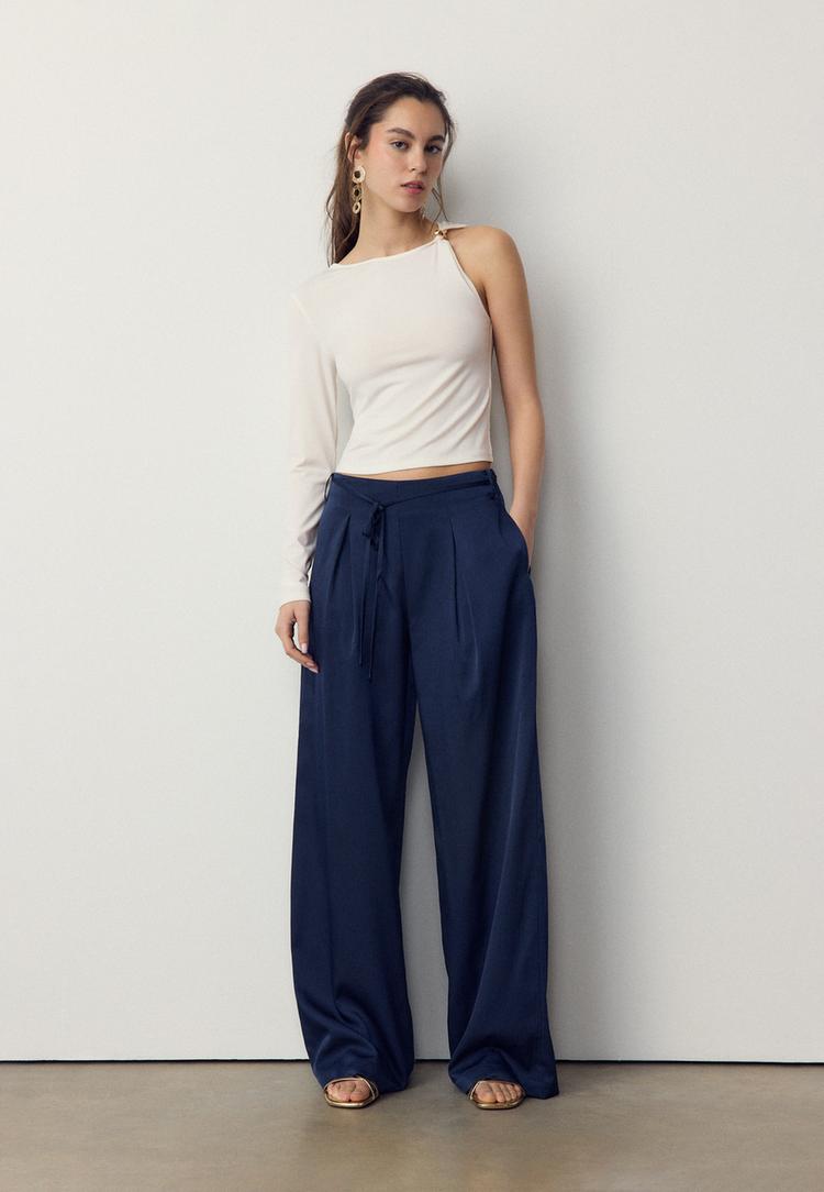 Asymmetrisches T-Shirt mit Metallschnalle Ecru S