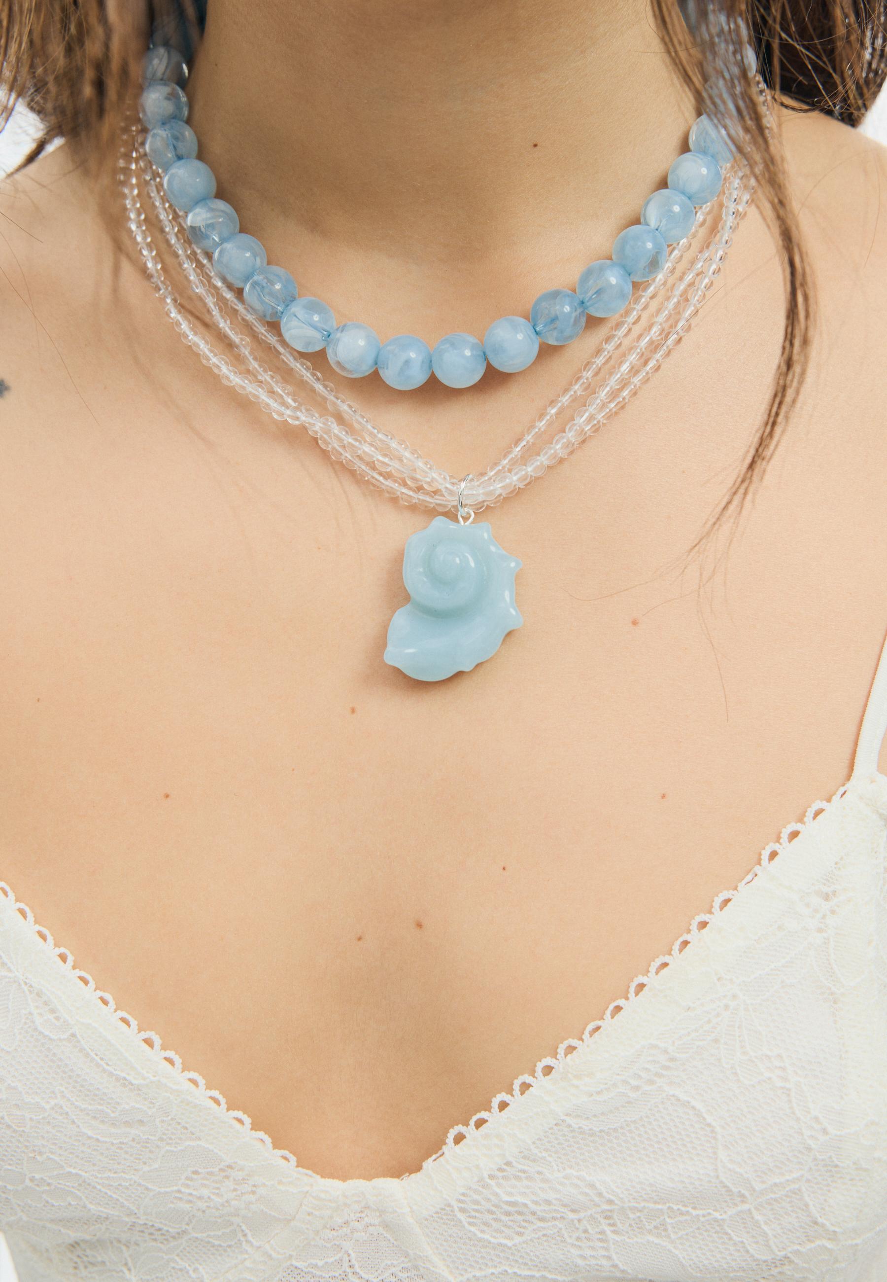 Set of 2 bead and seashell necklaces — Blue