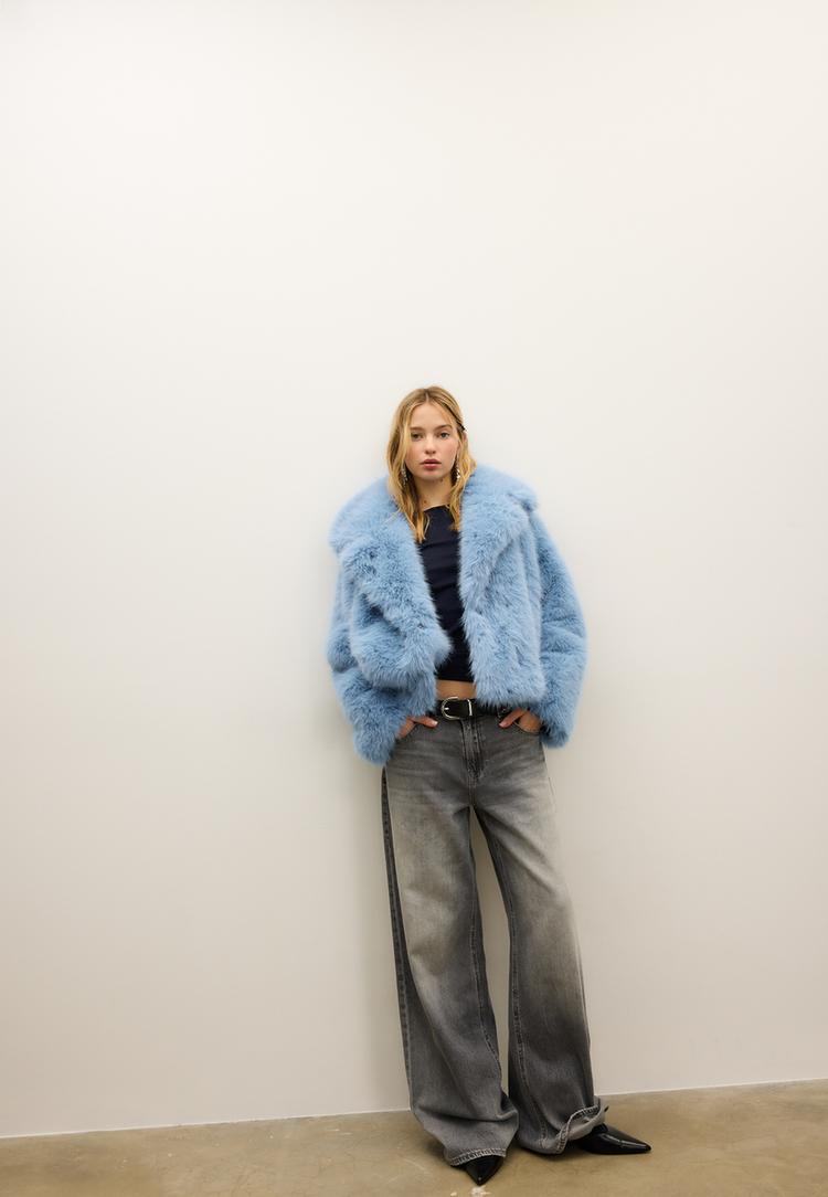 jacke-aus-kunstfell-mit-revers