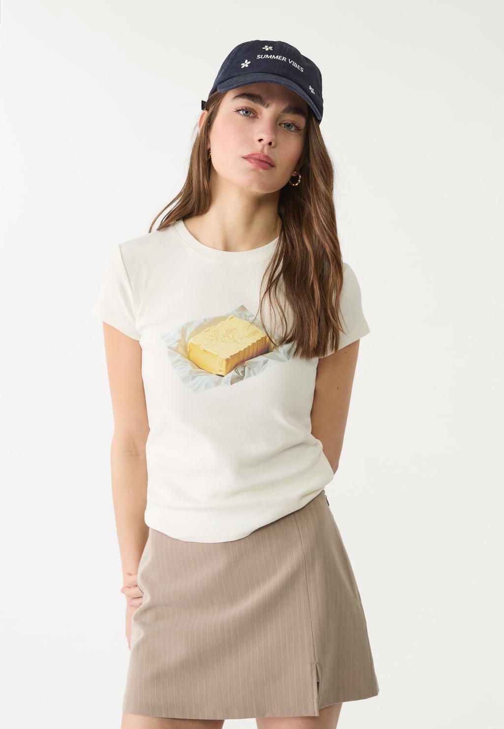 Fitted butter T-shirt