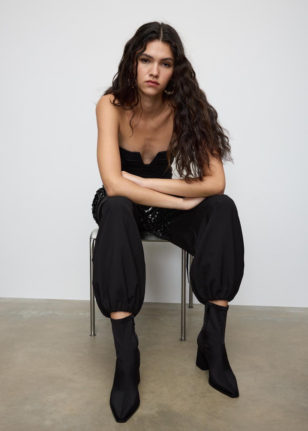 Gležnjarji v videzu neoprena s peto