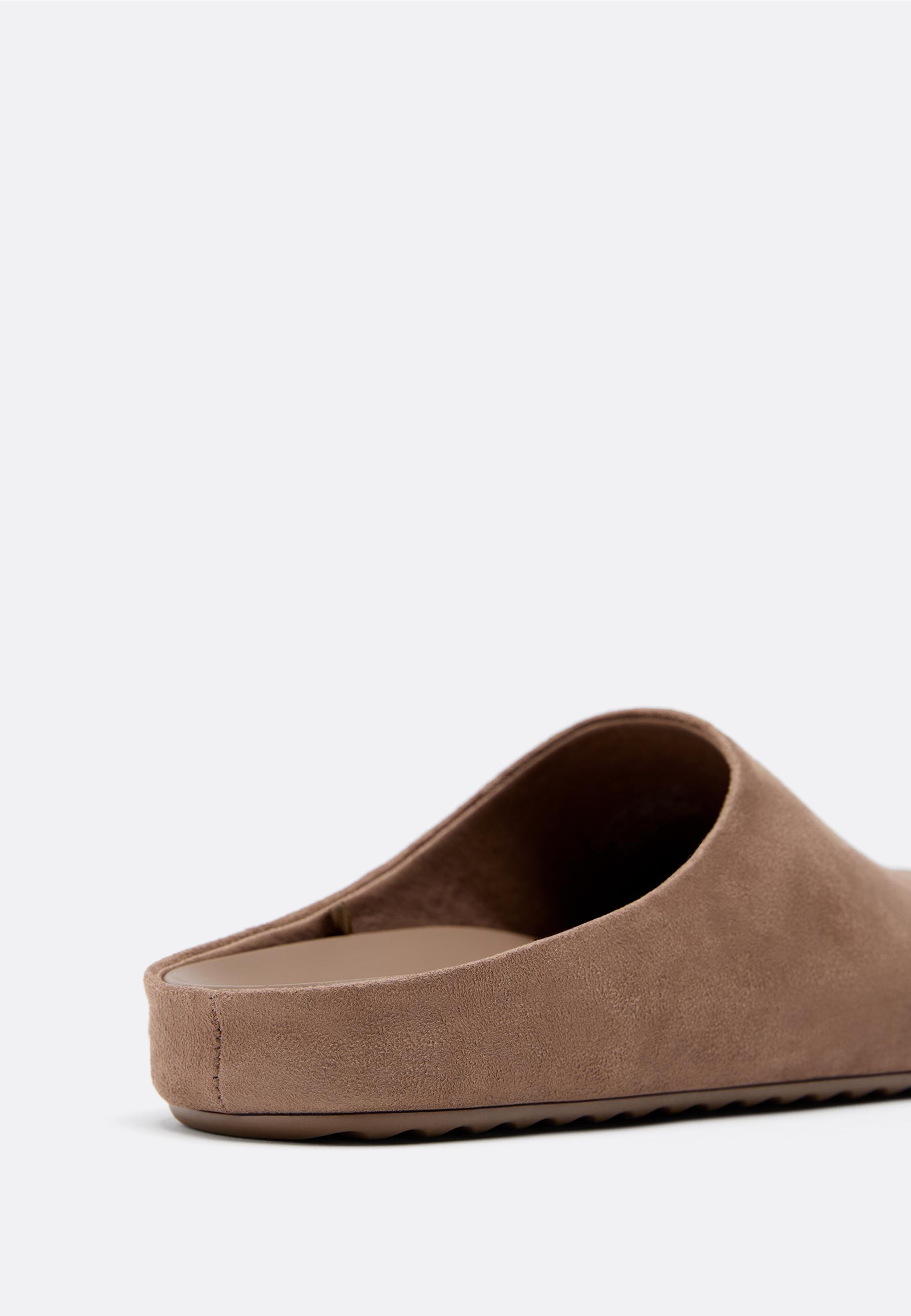 Faux suede clogs — BROWN