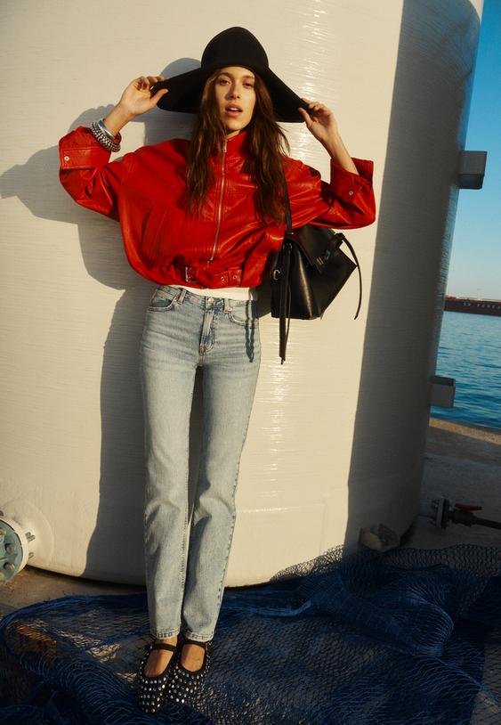 d98-straightfitjeans