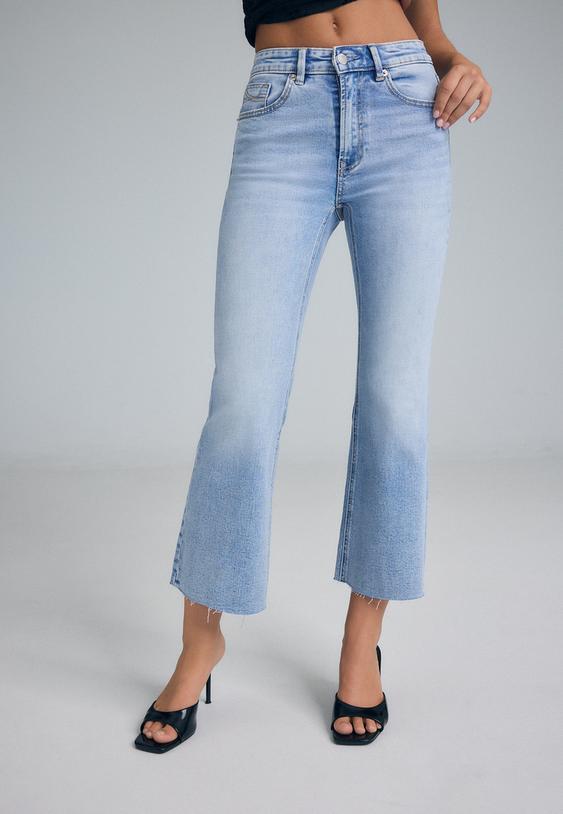 d78 cropped flared jeans