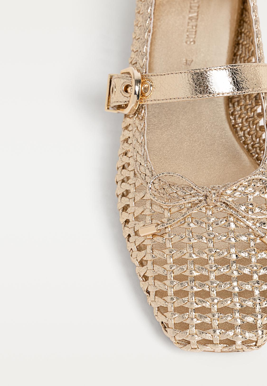 Openwork ballet flats Women's fashion Stradivarius Philippines