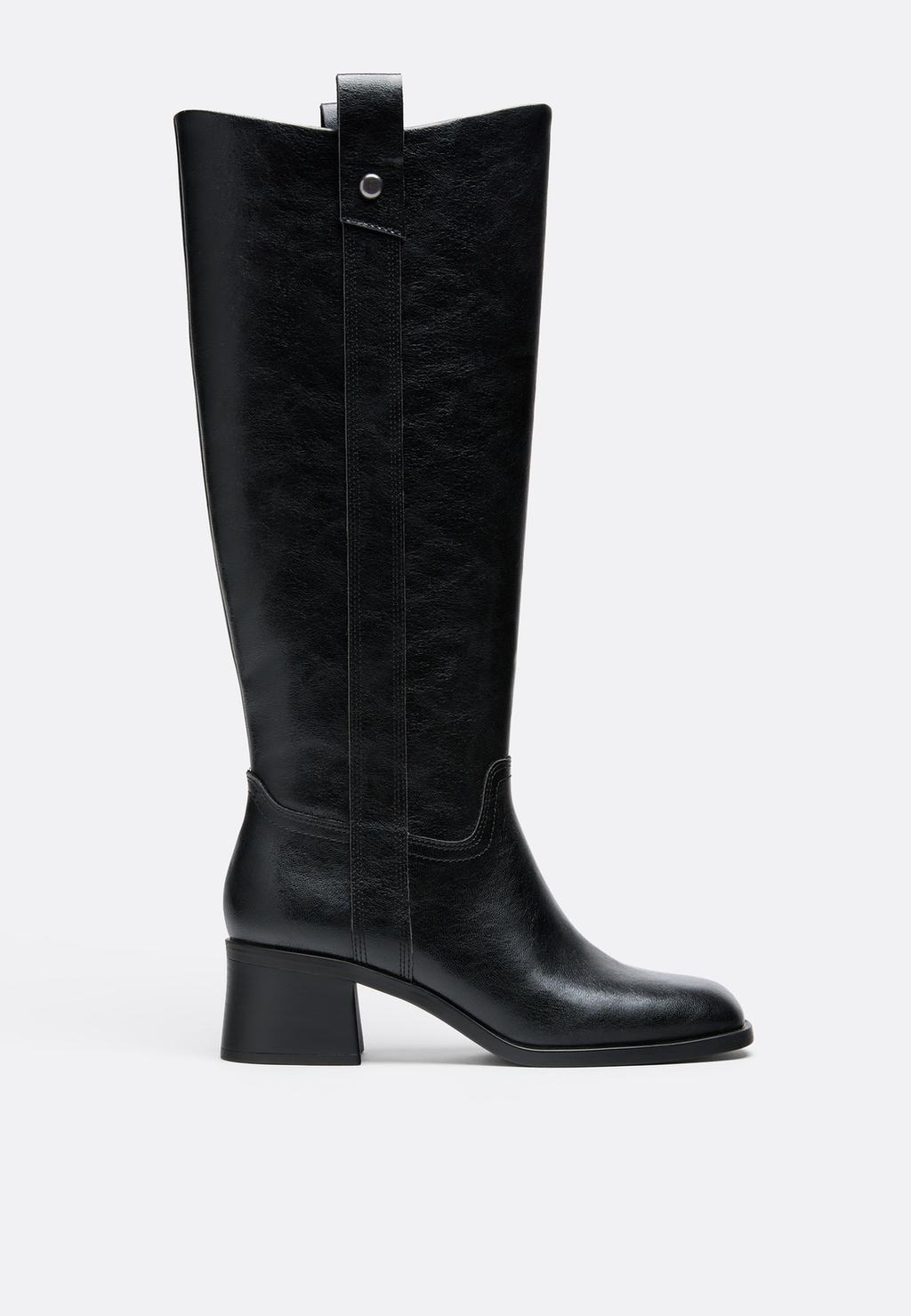 Equestrian heel boots
