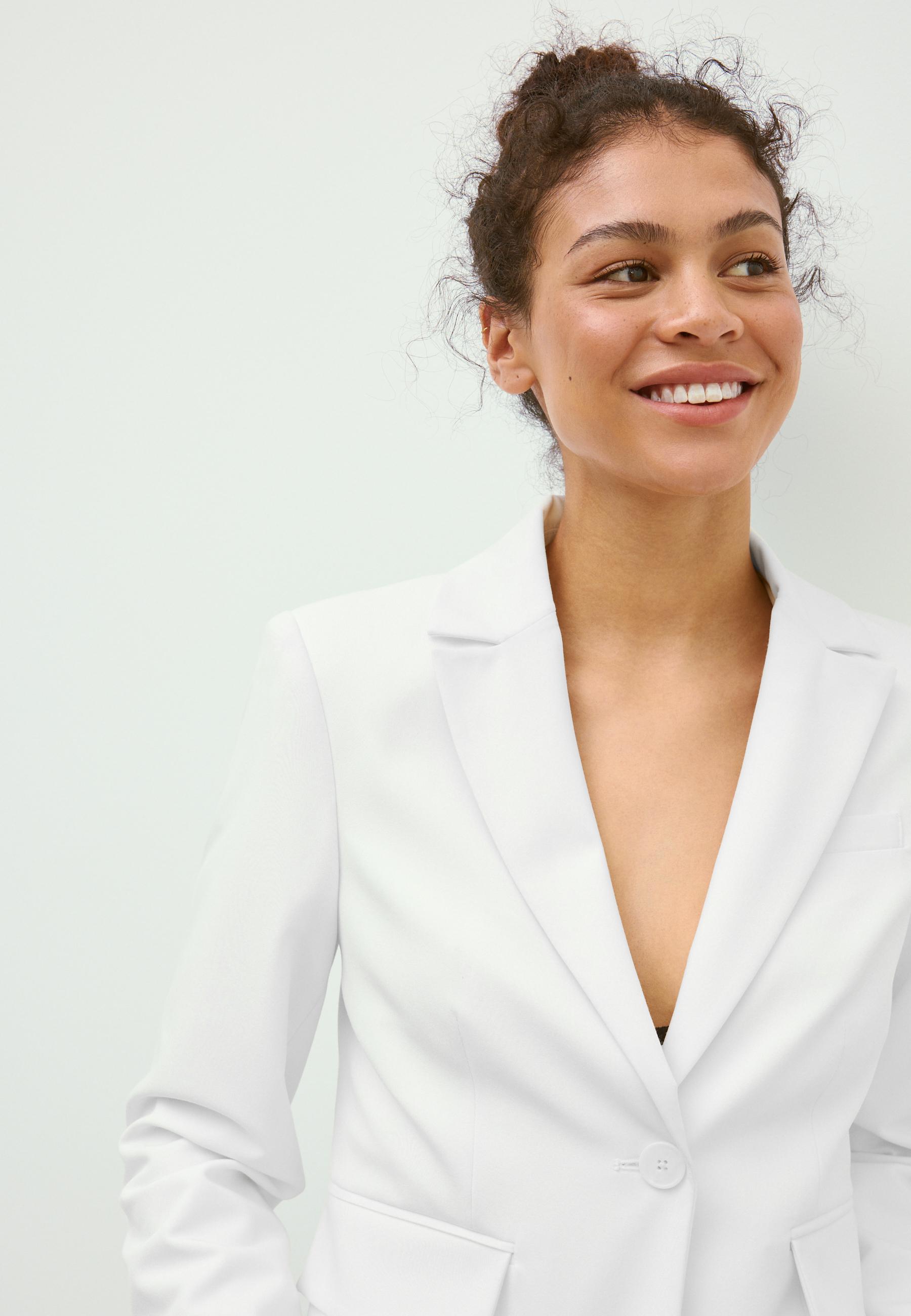 Short blazer — White