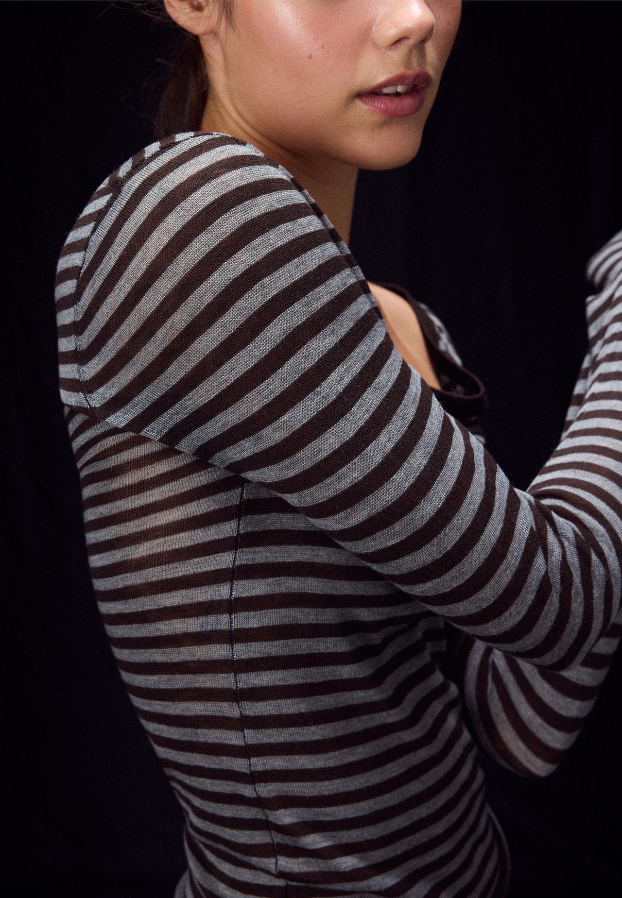 Basic wool and silk round neck jumper — Brown