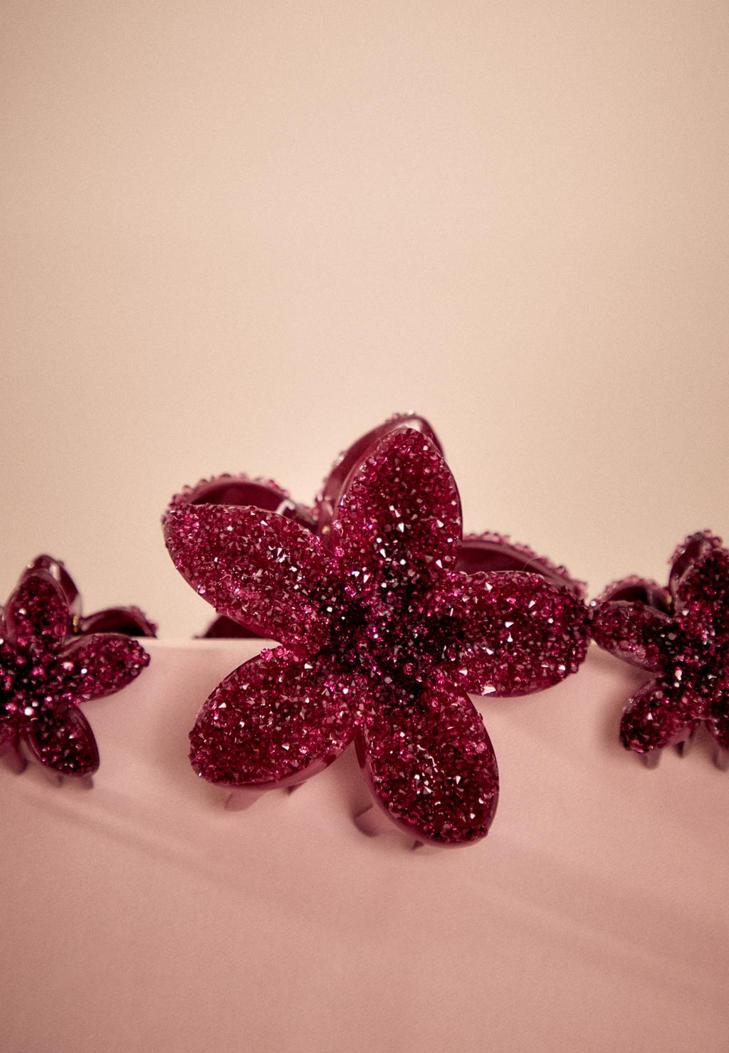 Set of 3 shiny floral hair clips