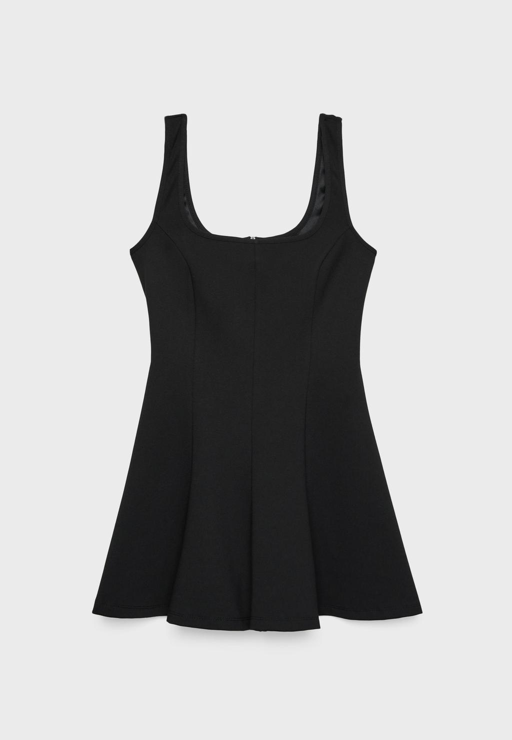 Kurzes Kleid mit Trägern