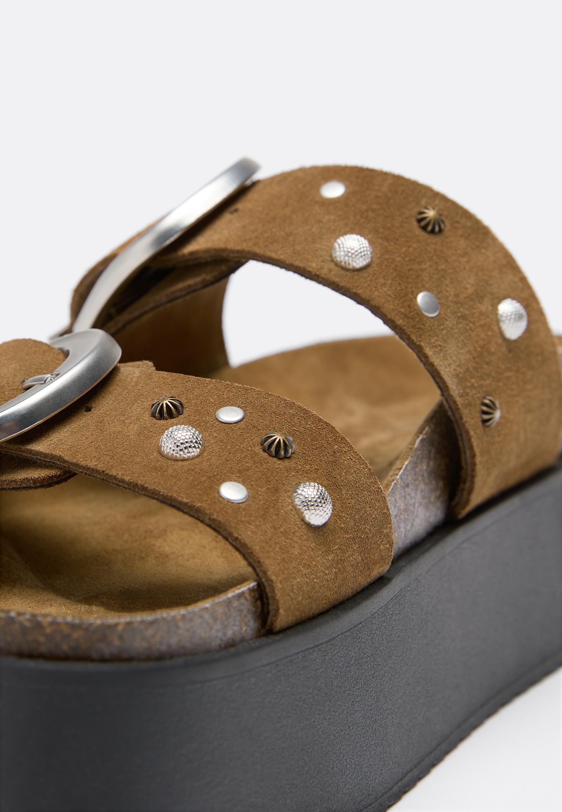 Platform leather buckle sandals — BEIGE