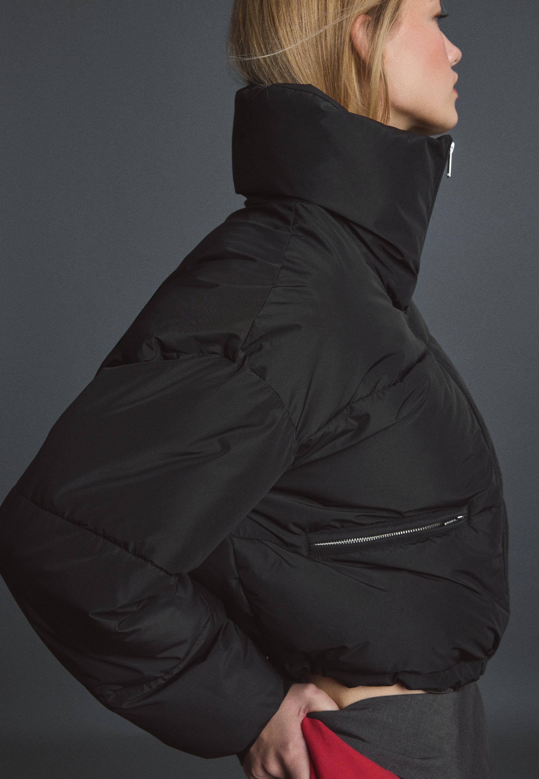 ジャケット・アウター High neck Cropped Down chiiibag Cropped padded high neck jacket - Women's fashion | Stradivarius