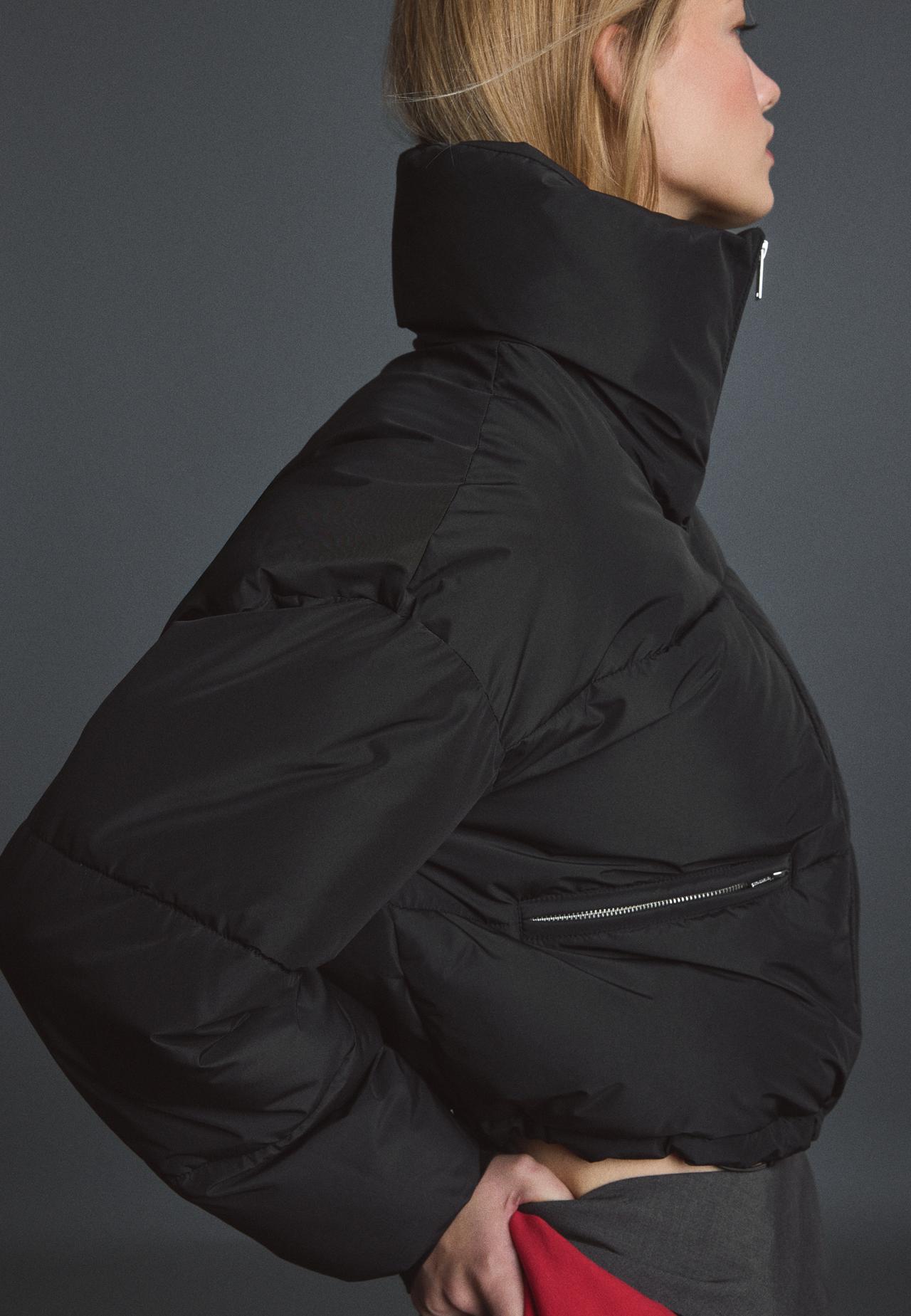 Cropped high neck padded jacket — Black