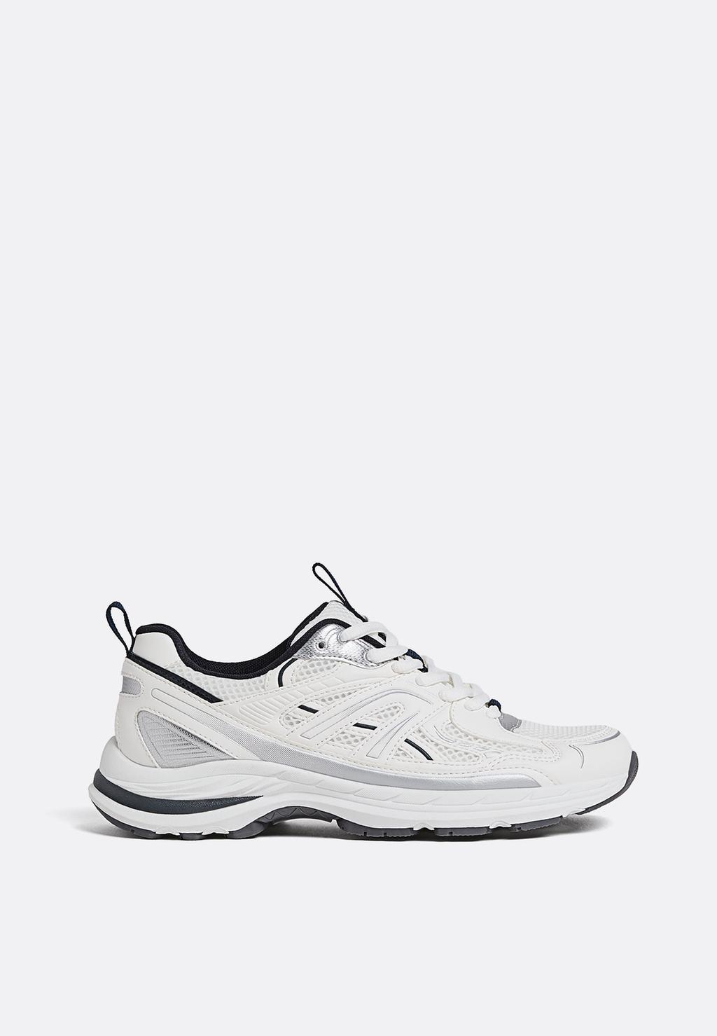 Trainers with detail