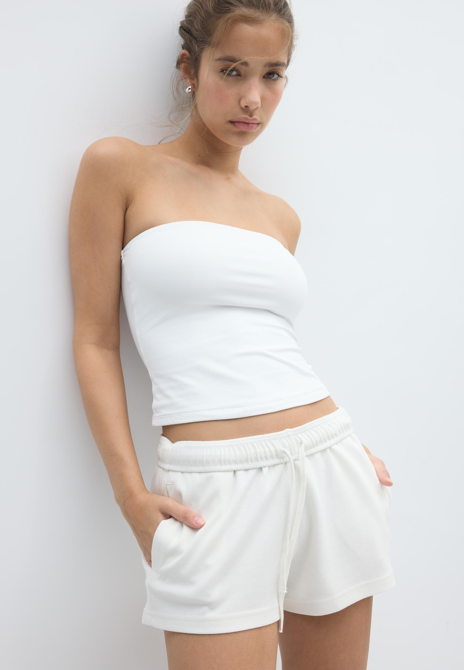 Turn-up waist mini shorts — Ecru