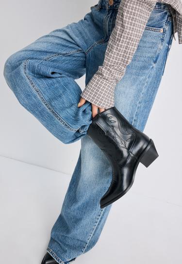 Heeled cowboy ankle boots — BLACK  1