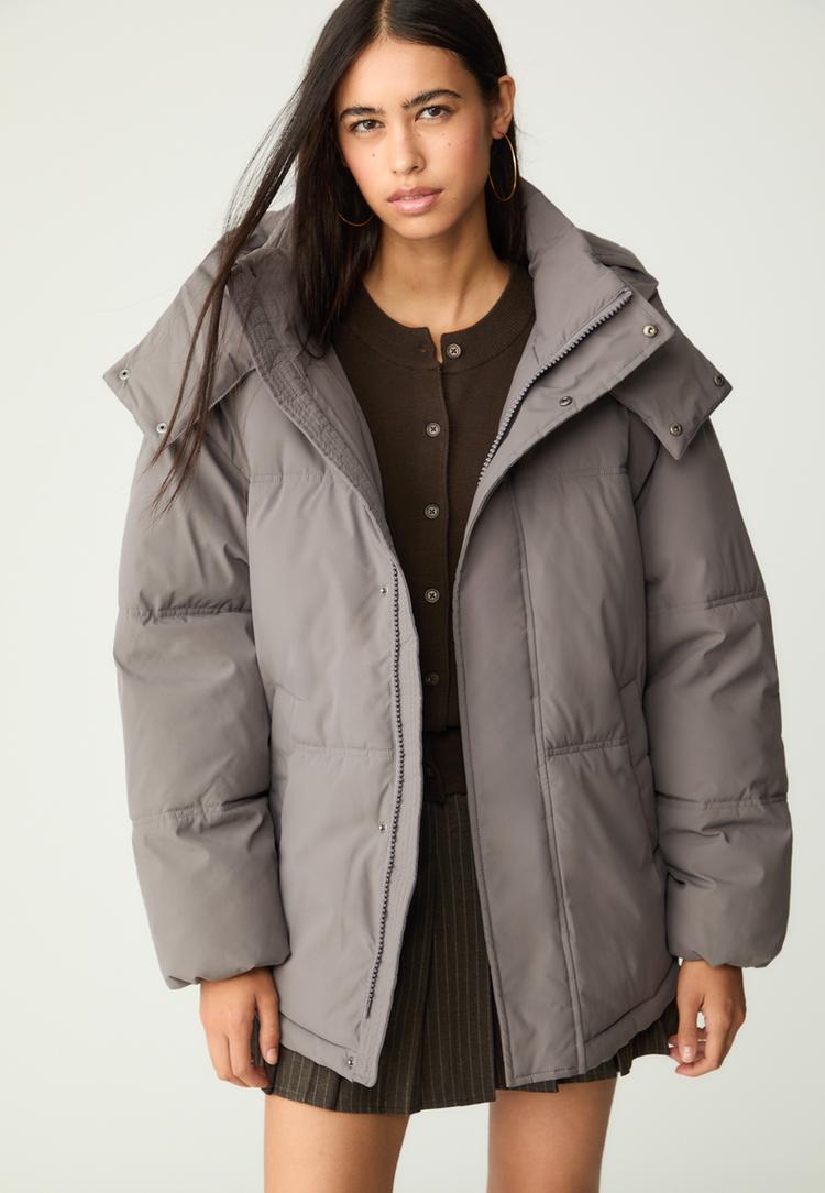 cazadora oversize acolchada capucha