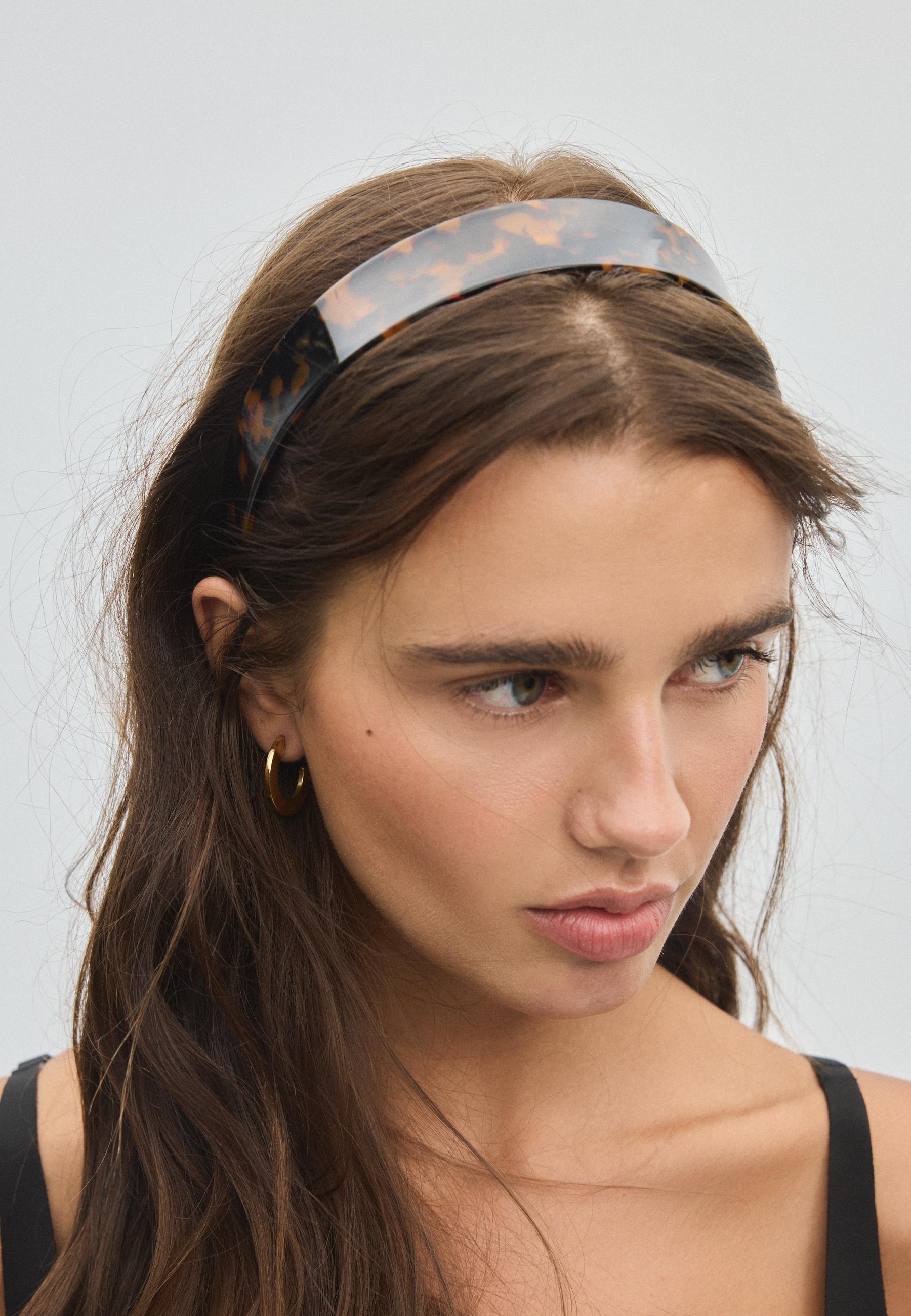 Rigid headband with comb — Brown