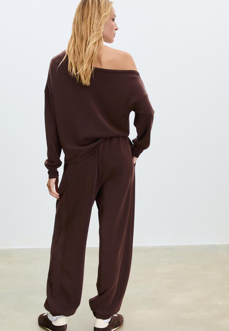 sudadera hombro descubierto tacto suave