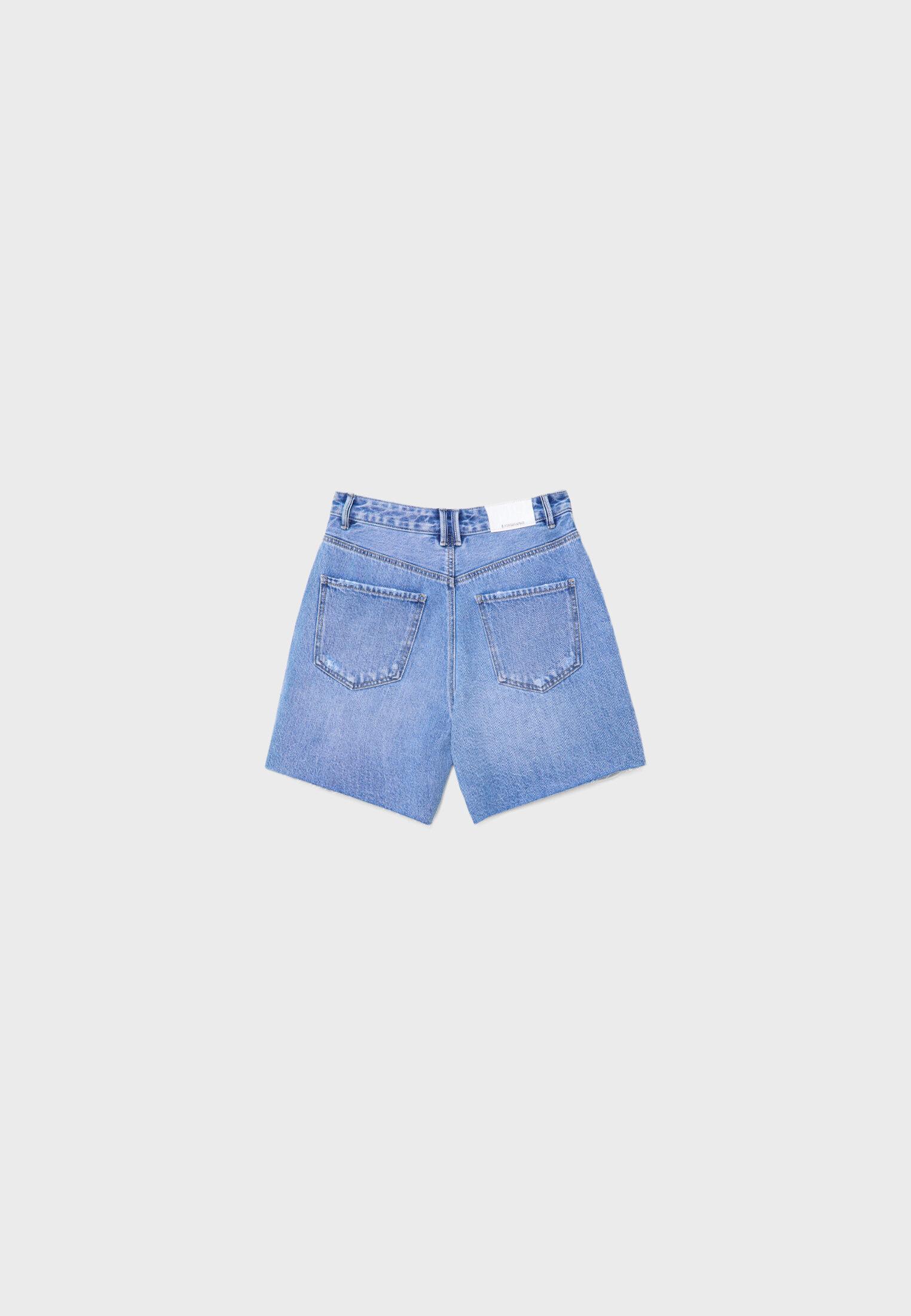 D93 Longline shorts — LIGHT BLEACH