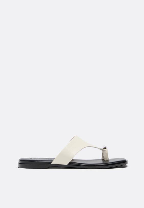 sandalias plana tipo pala detalle