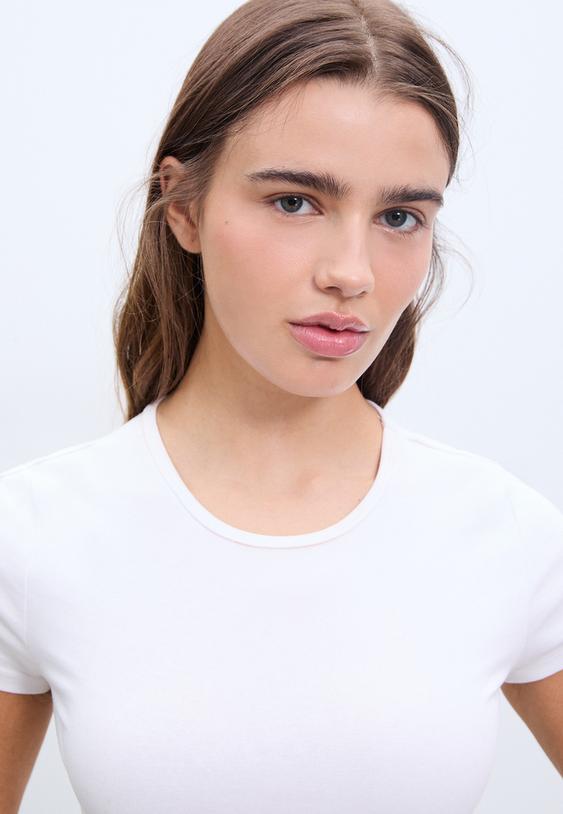 camiseta basica slim fit