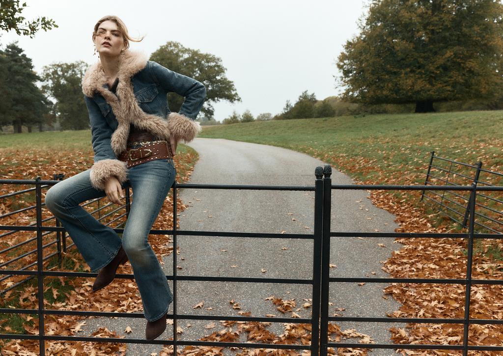 D04 Jean flare taille basse