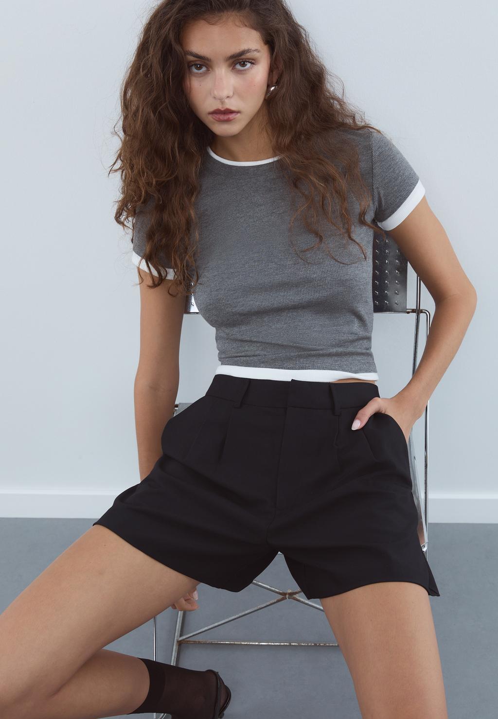 מכנסיים קצרים חגיגיים עם קפלים