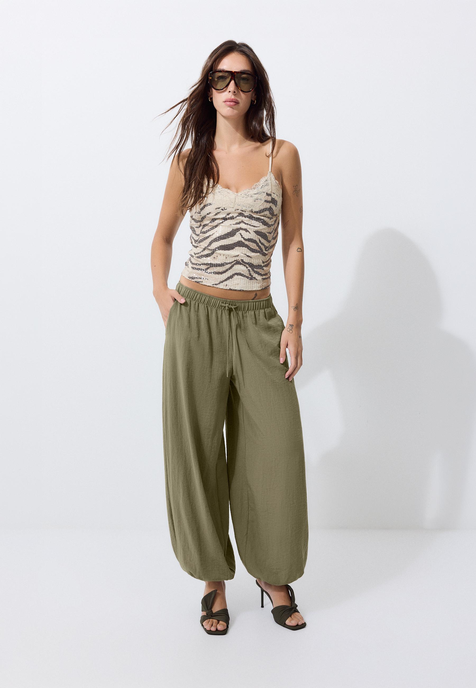 Stradivarius Slim Fit Τοπ Με Παγέτες Και Animal Print Μπεζ M