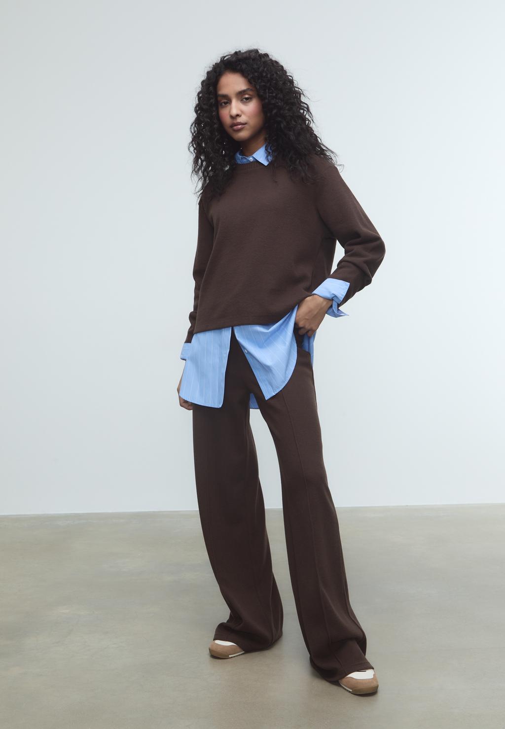 Knit trousers with seam detail