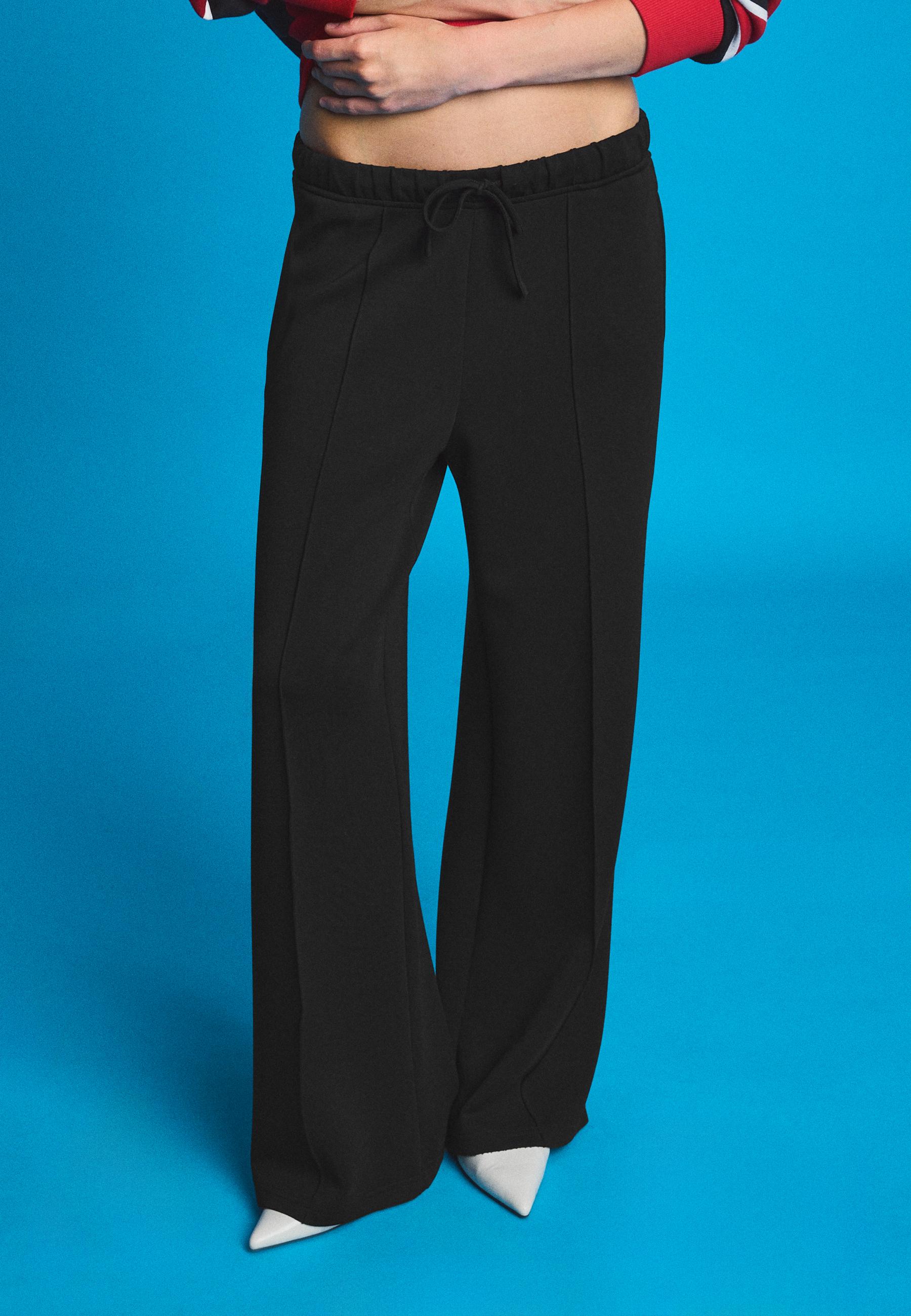 Stradivarius Παντελόνι Jogger Φαρδύ Μπαντζάκι Με Ραφή Και Απαλή Υφή Μαύρο Xl