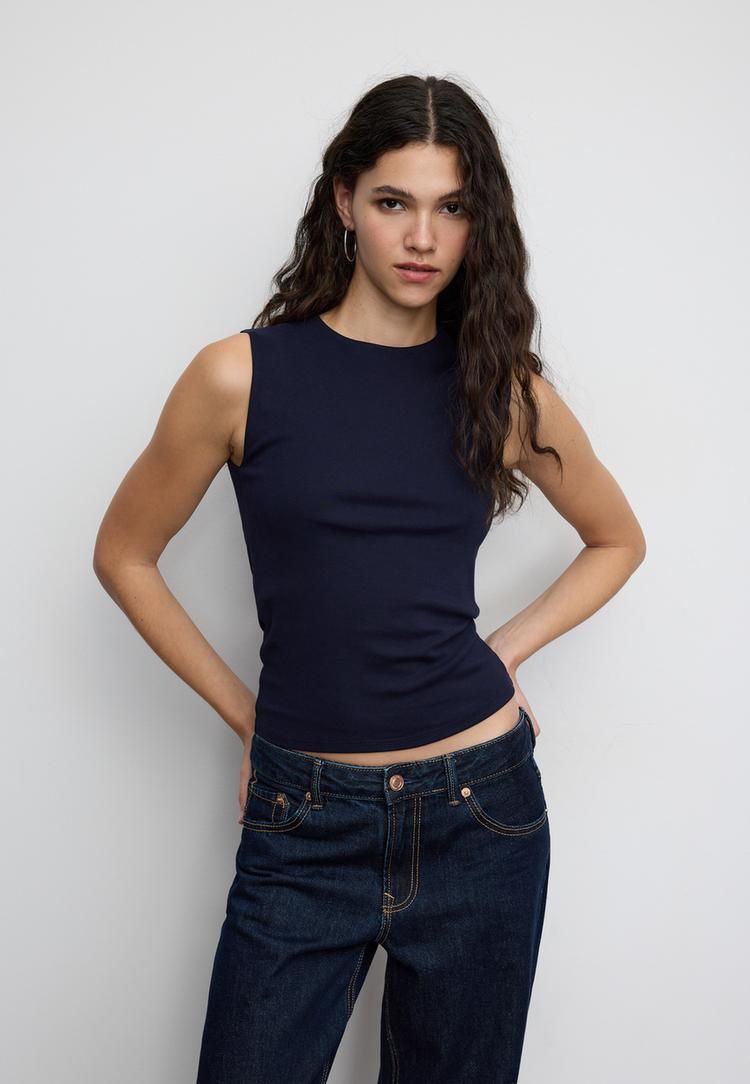 t shirt basica sem mangas