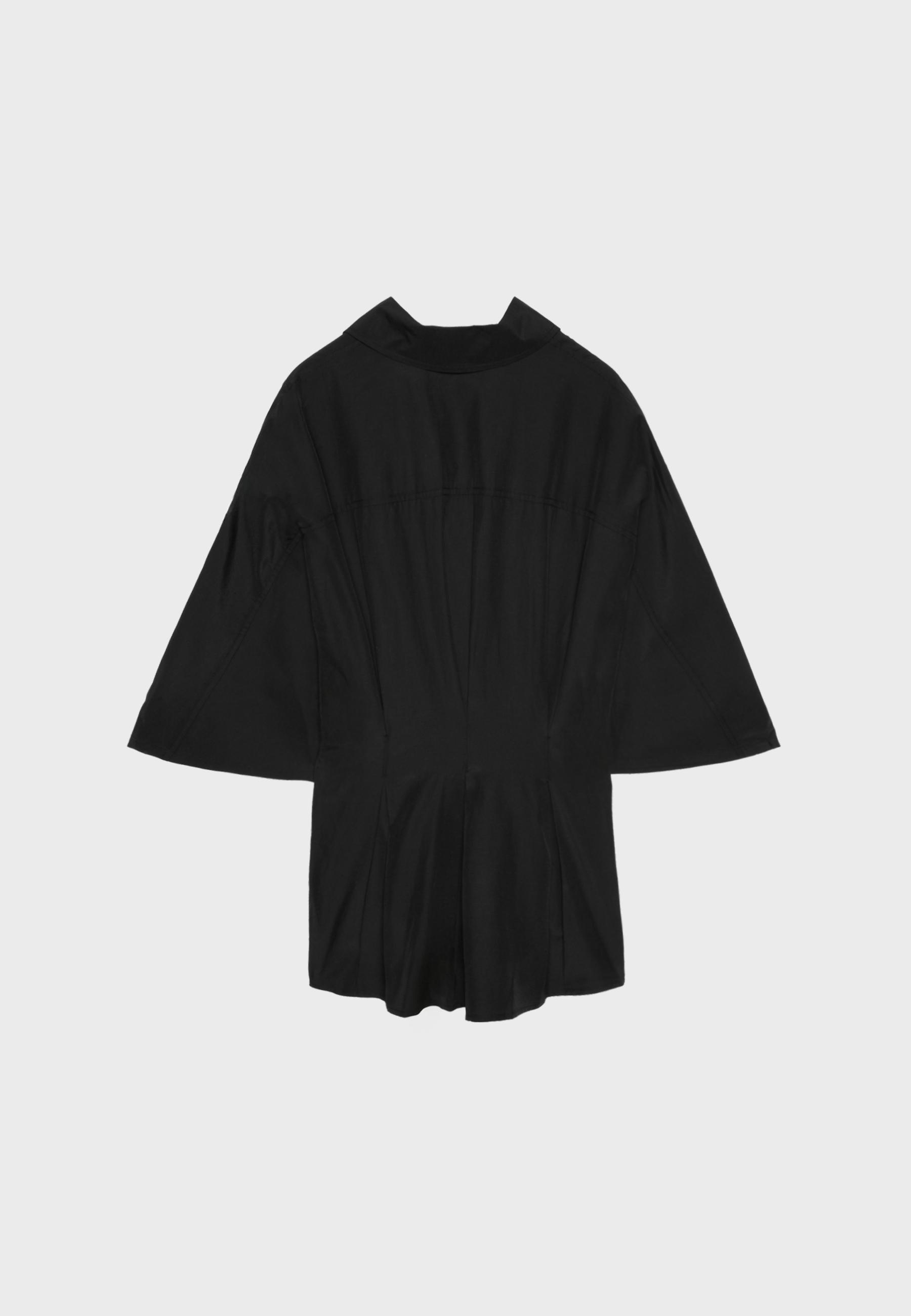 Fitted kimono sleeve shirt with pleats — Black