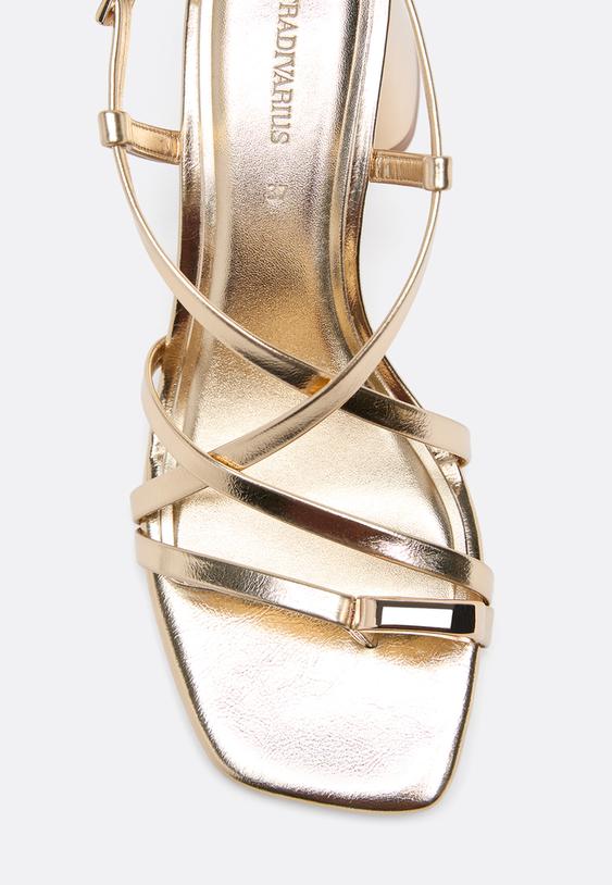 Stradivarius Sandales À Talon Avec Brides Et Détail Or 38