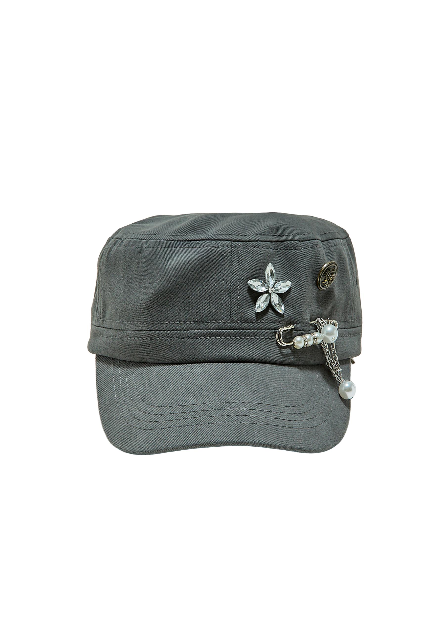 Beaded cap — Grey