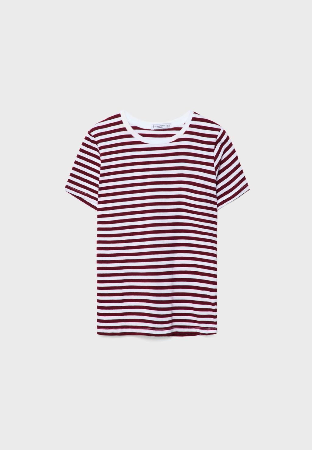 Camiseta básica regular fit cuello redondo rayas