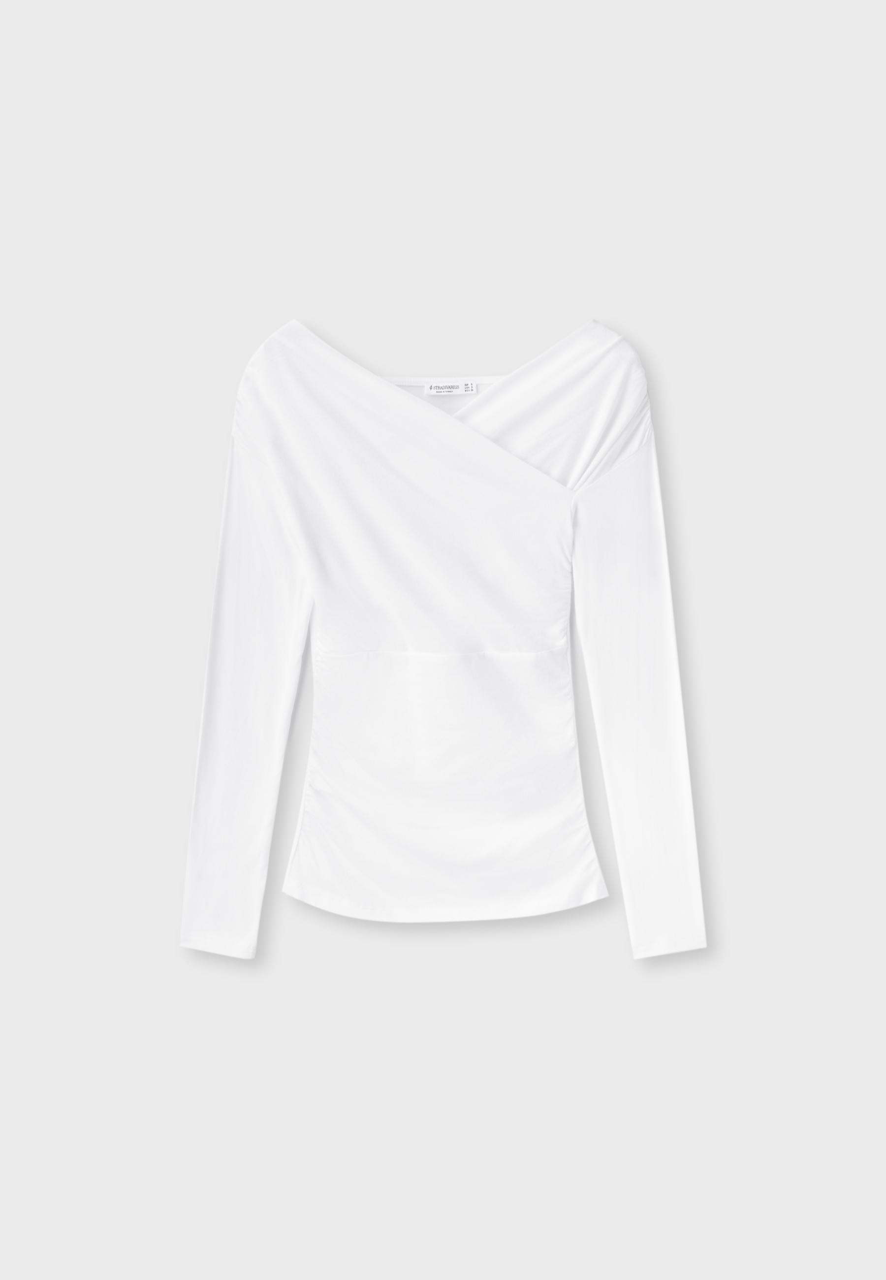 Stradivarius Çapraz kayık yaka t-shirt görsel 4