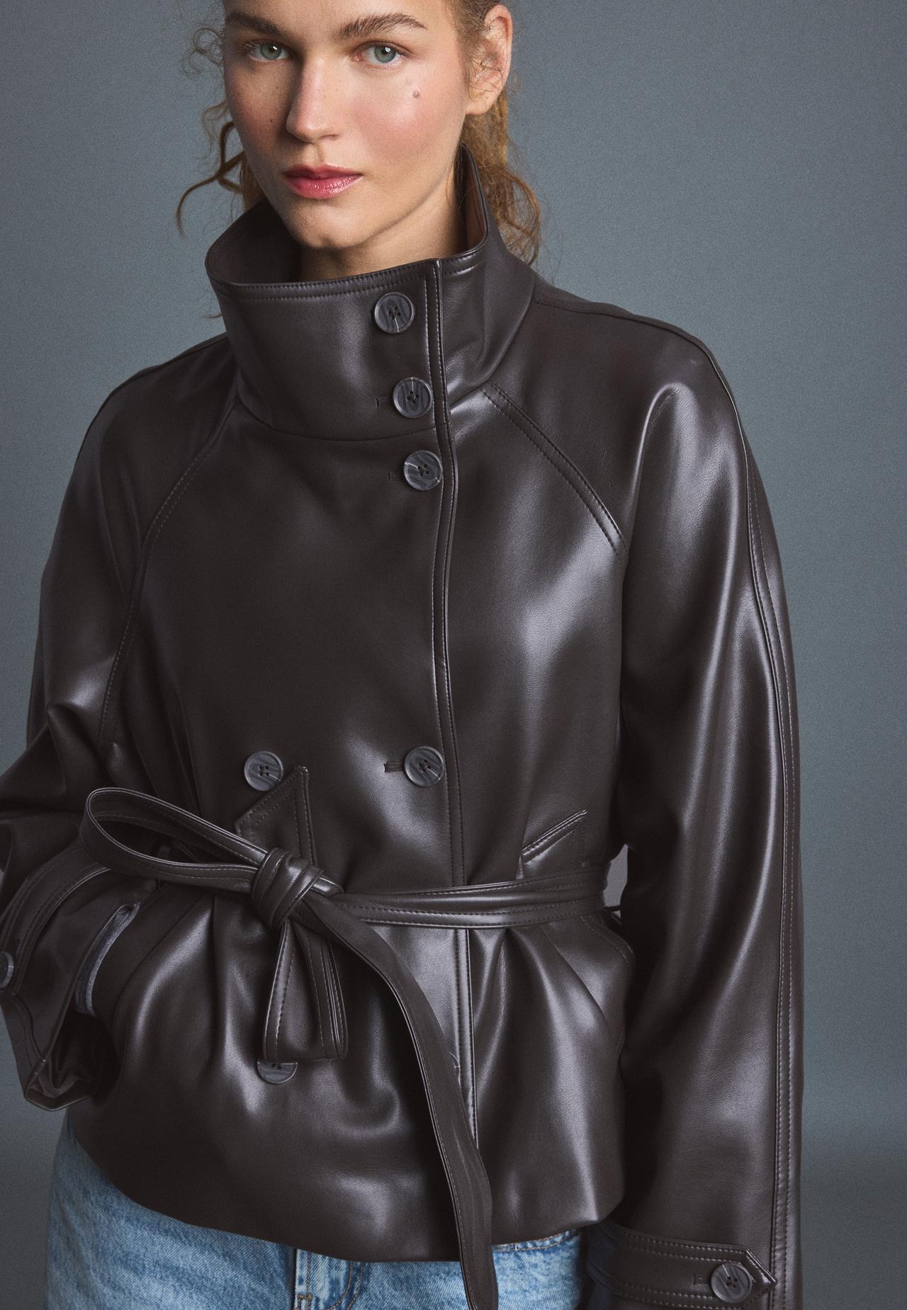 Short leather effect trench coat — Dark grey