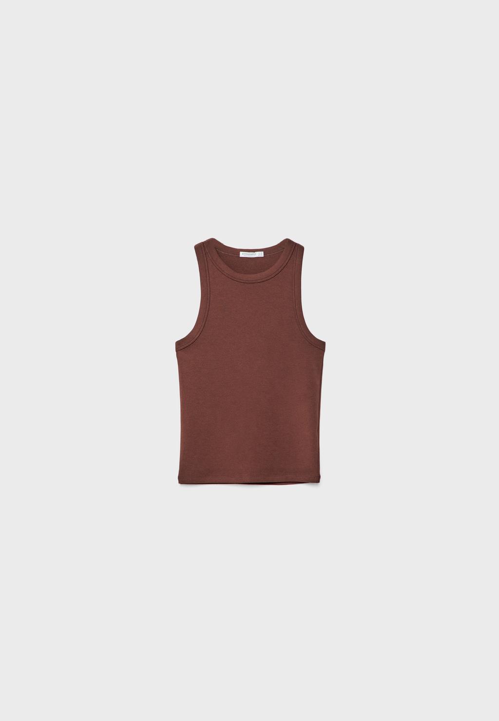 Basic-Top im Racerback-Stil