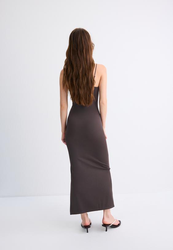 vestido ajustado compresivo