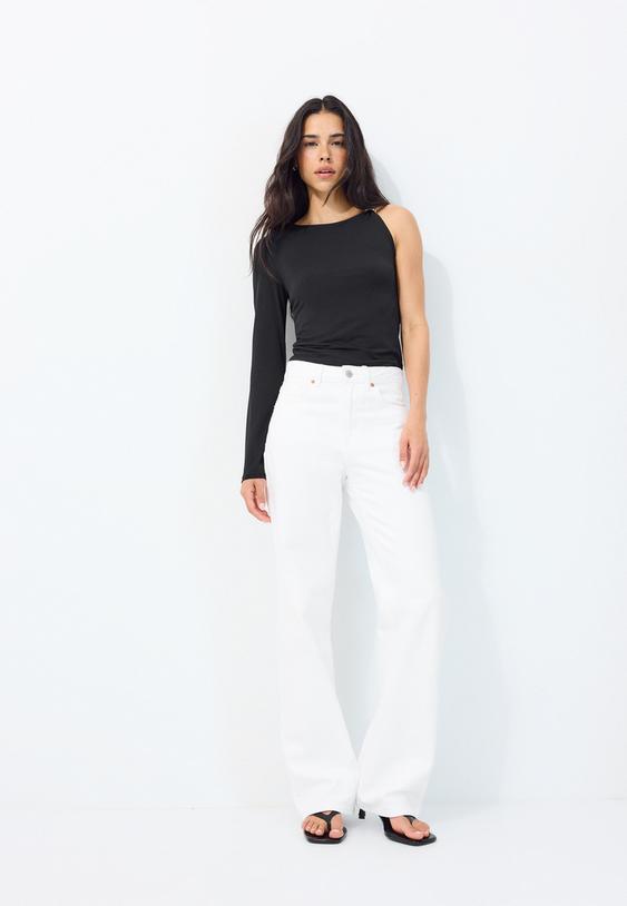 asymmetric tshirt with metal buckle