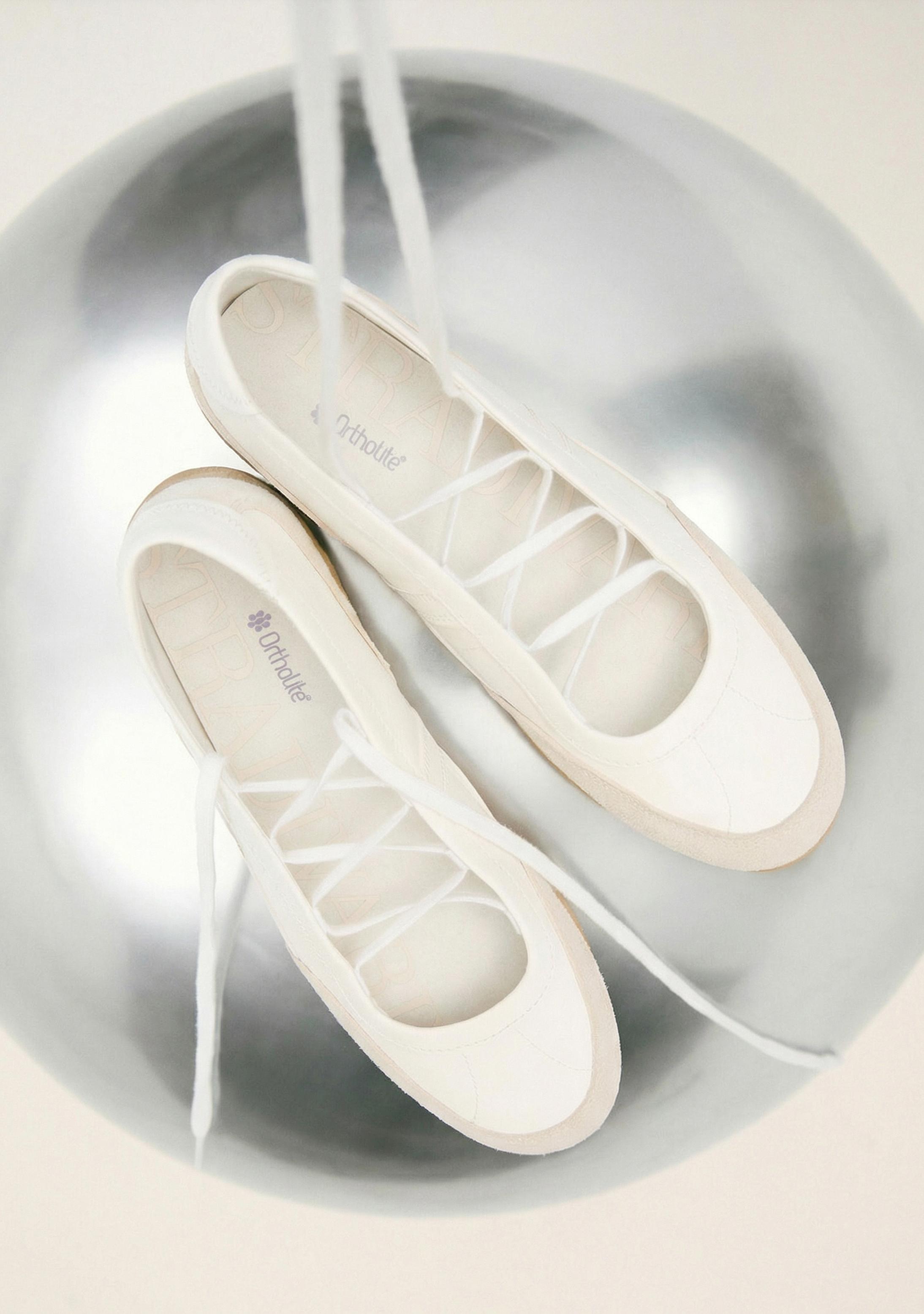 Tie-up sneakerinas — WHITE