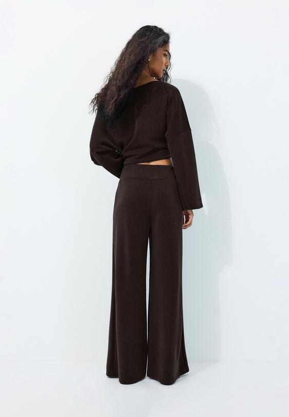 Stradivarius Soft-Touch Wide-Leg Trousers With Darts Brown S