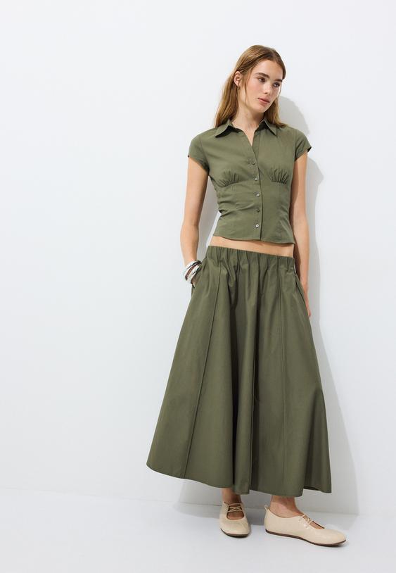 chemise manches courtes coupee sous la poitrine
