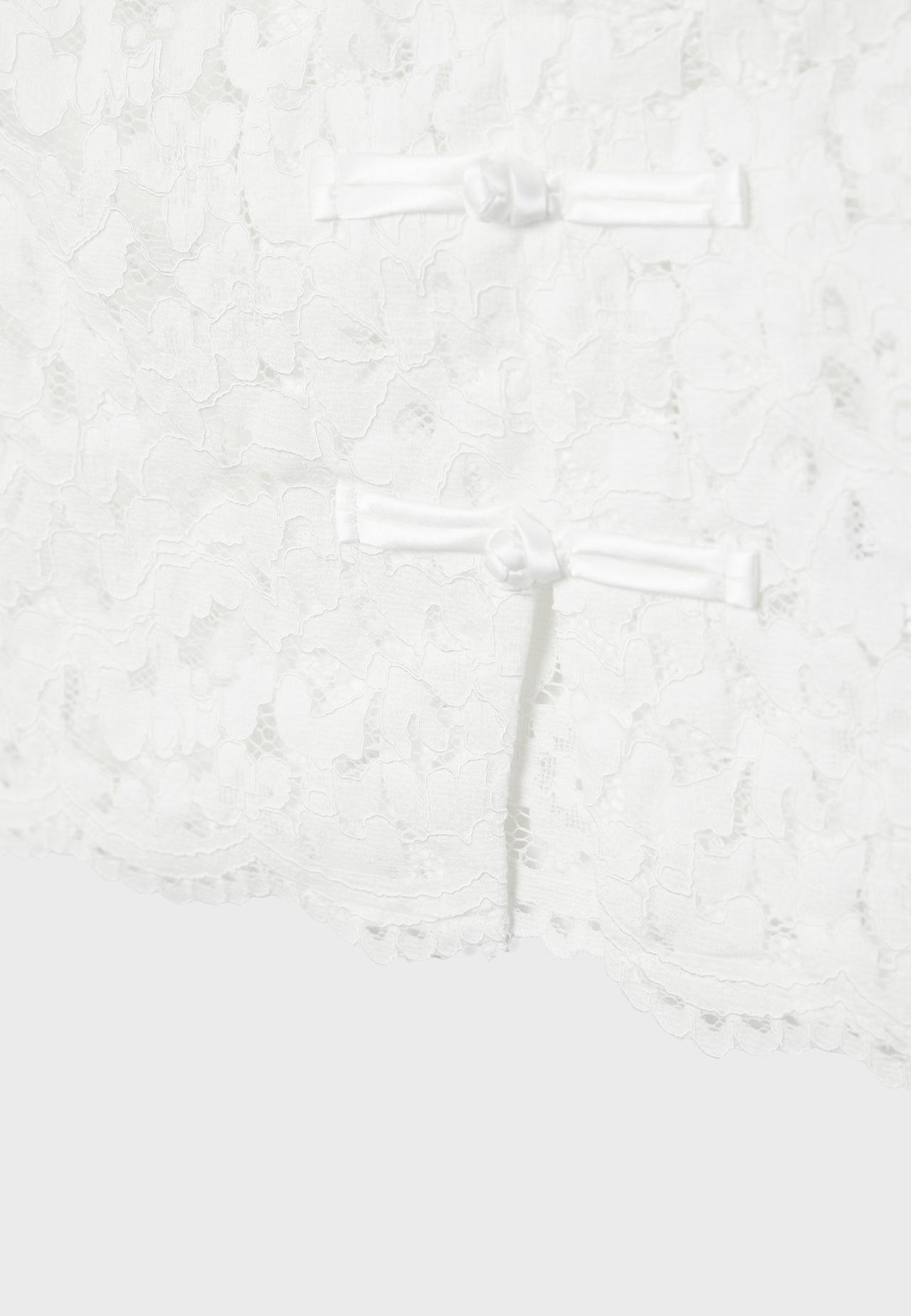 Lace top with toggle — White