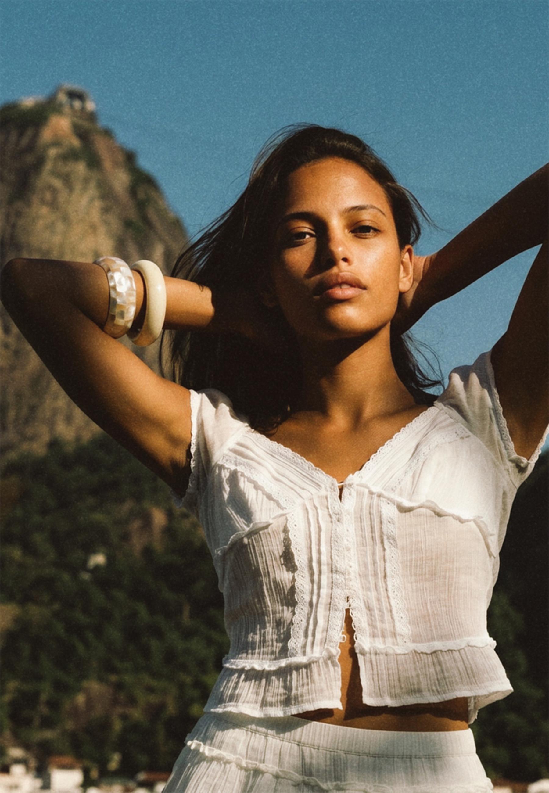 Flowing button-up top — White