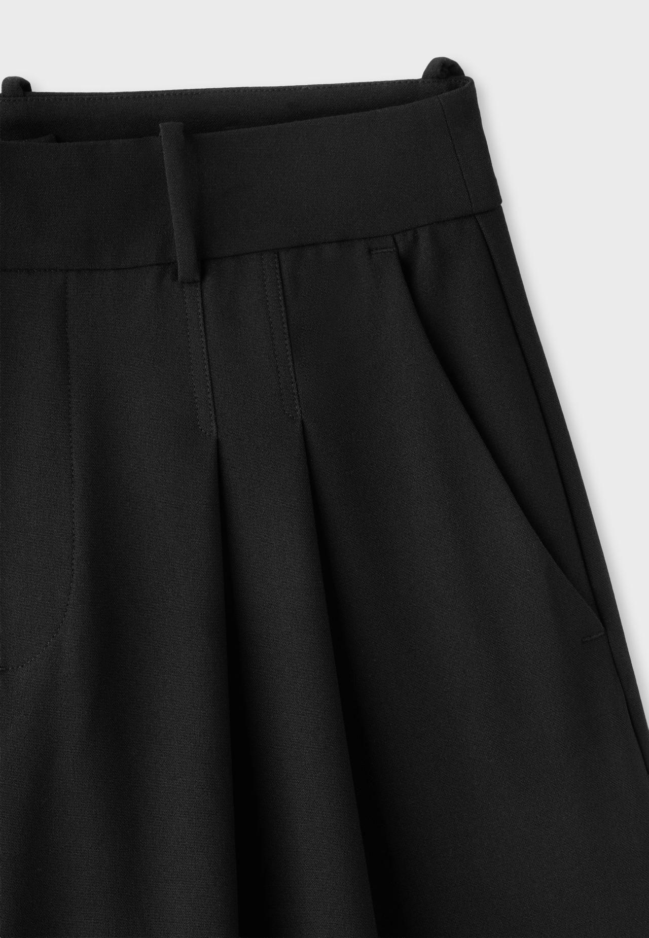 Long smart Bermuda shorts with darts — Black