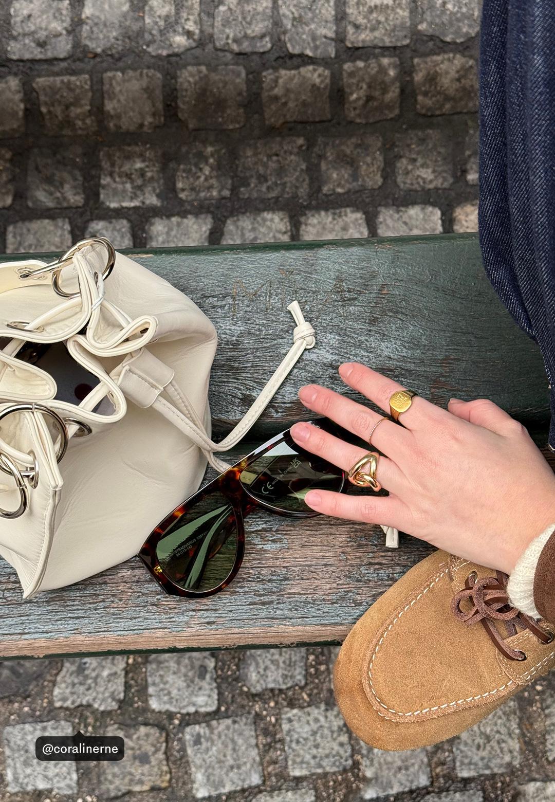 Rigid eyelet bucket bag — Ecru